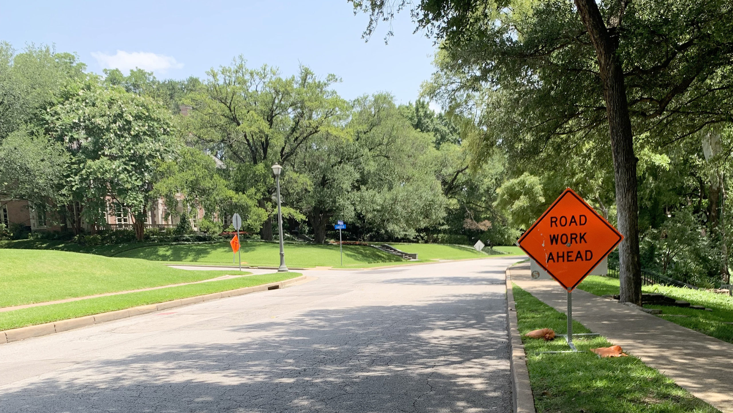 Street view of Lakeside drive with road work sign
